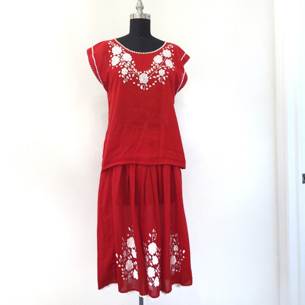 Vintage 1950s Mexican Embroidered Floral Peasant Boho Hippie Skirt Set - Picture 12 of 13